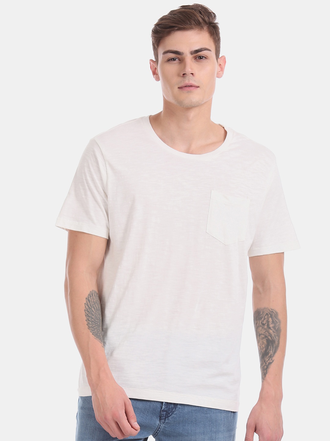 

Aeropostale Men White Solid Round Neck Pure Cotton T-shirt