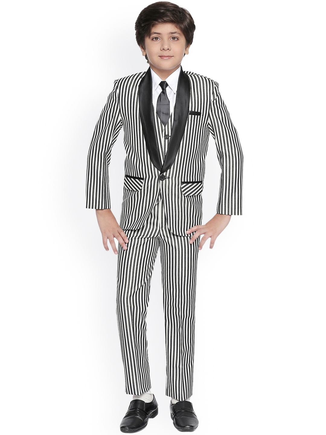 

Jeetethnics Boys White & Black Striped 5 Piece Tuxedo Suit