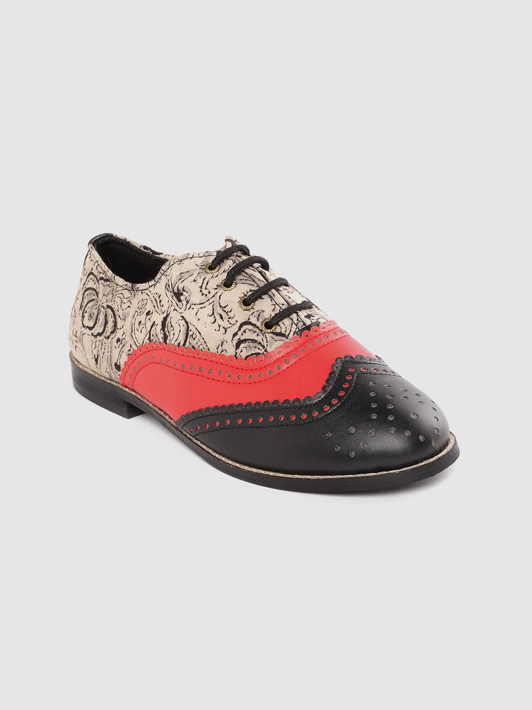 

Ekta Women Black & Beige Kalamkari Print Handcrafted Brogues