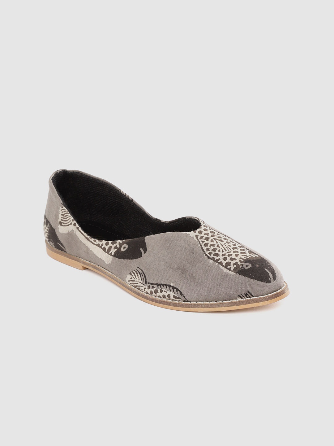 

Ekta Women Grey & White Bagru Fish Print Handcrafted Ballerinas