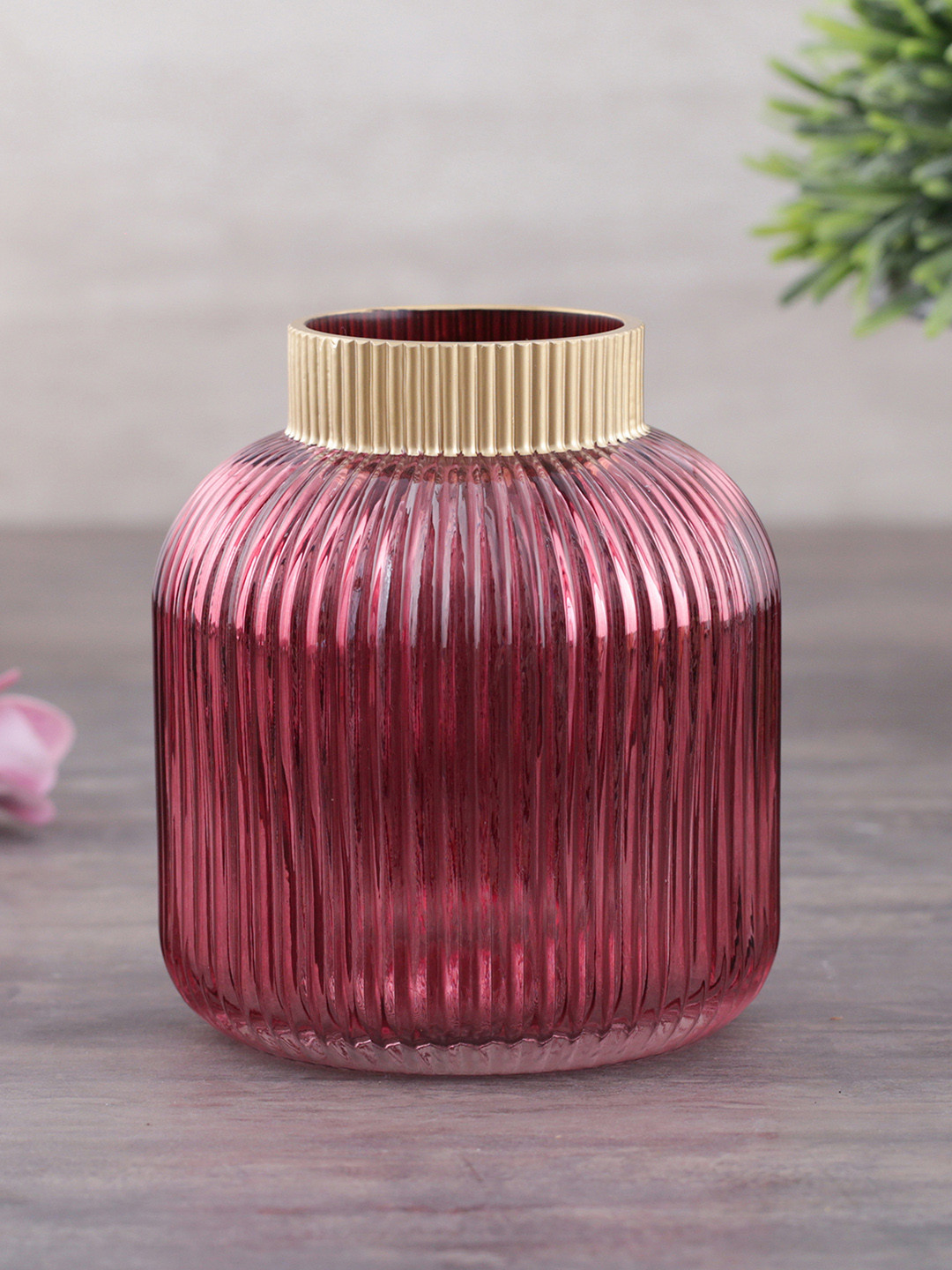 

Pure Home and Living Pink & Gold-Toned Textured Glass Flower Vase