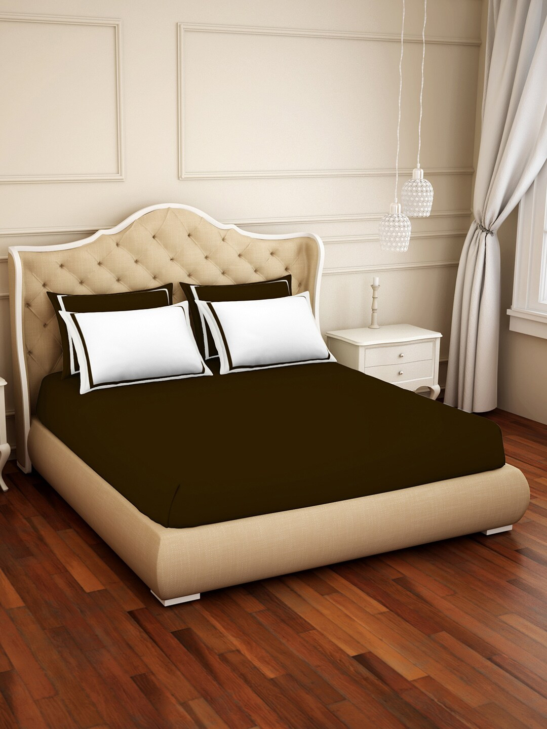 

SPACES Coffee Brown Solid 300 TC Cotton Hygro 1 King Bedsheet with 4 Pillow Covers