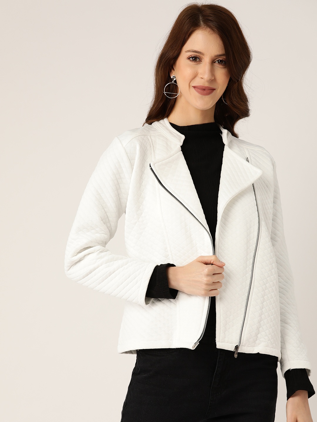 

Darzi Women White Solid Asymmetric Closure Quilted Jacket