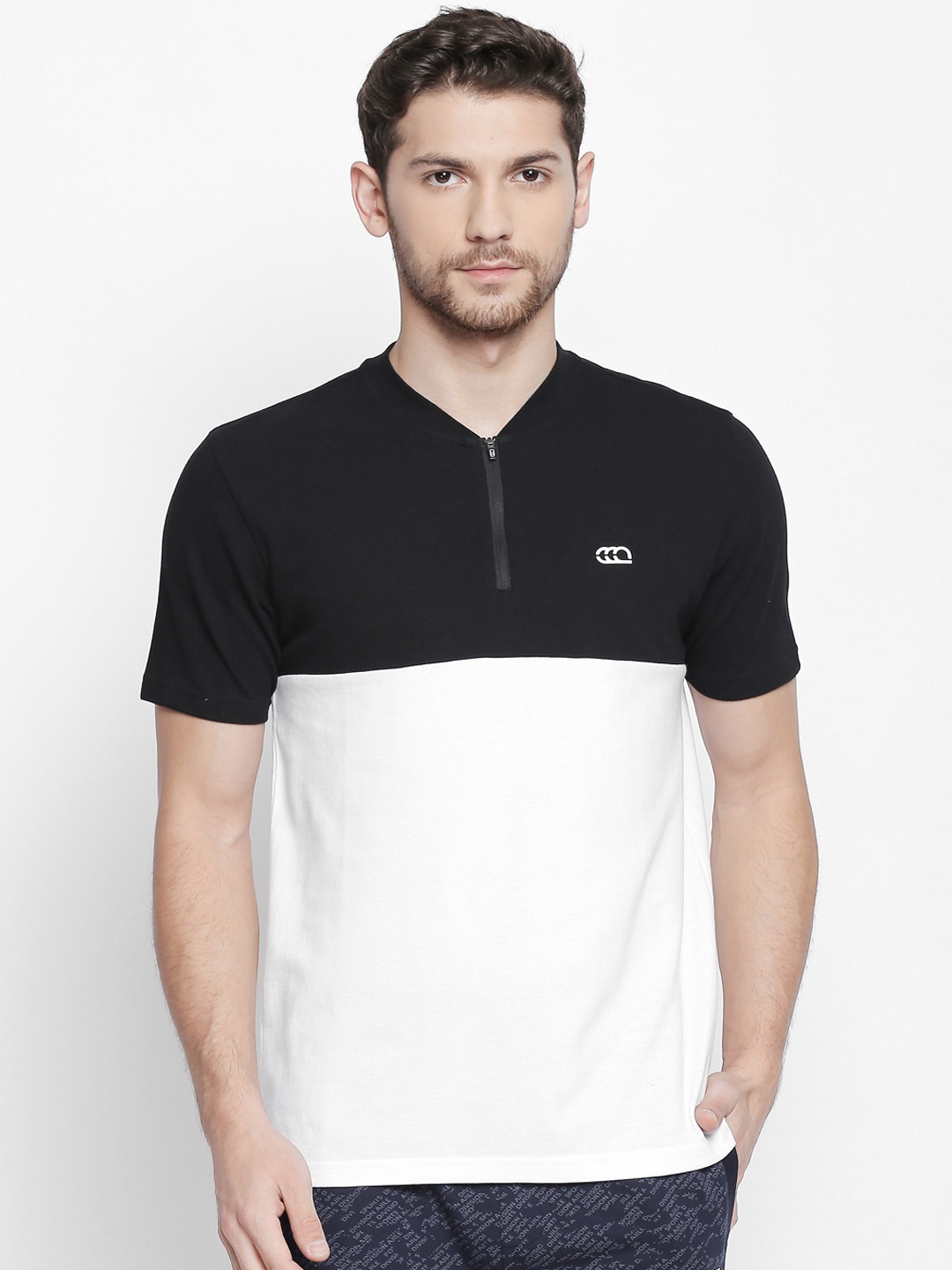 

Ajile by Pantaloons Men White Colourblocked V-Neck Pure Cotton T-shirt