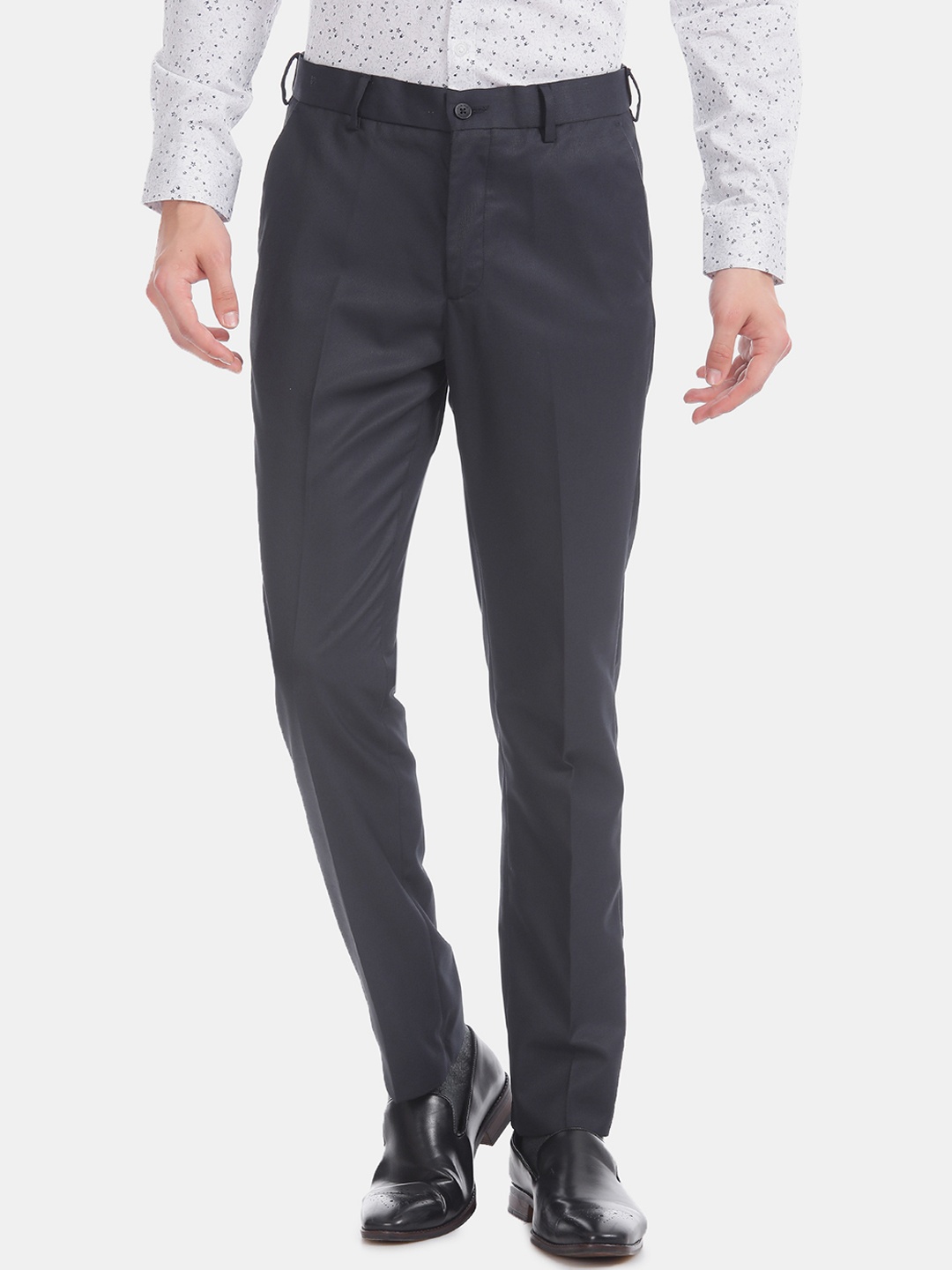 

Excalibur Men Charcoal Grey Slim Fit Solid Formal Trousers