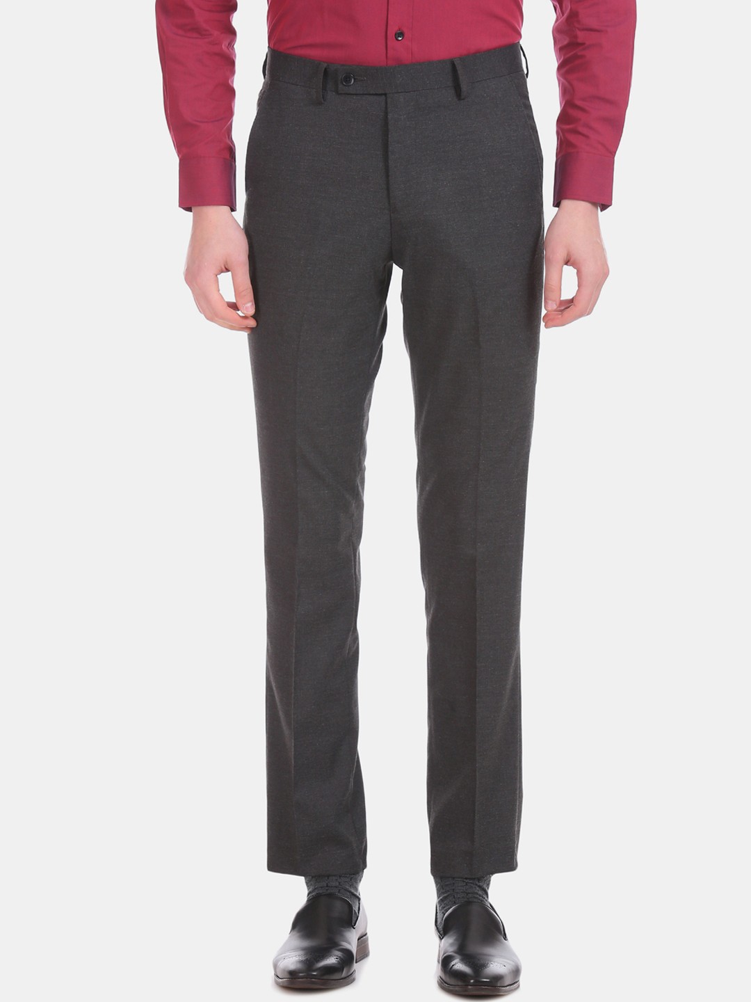 

Arrow Men Grey Tapered Fit Solid Formal Trousers