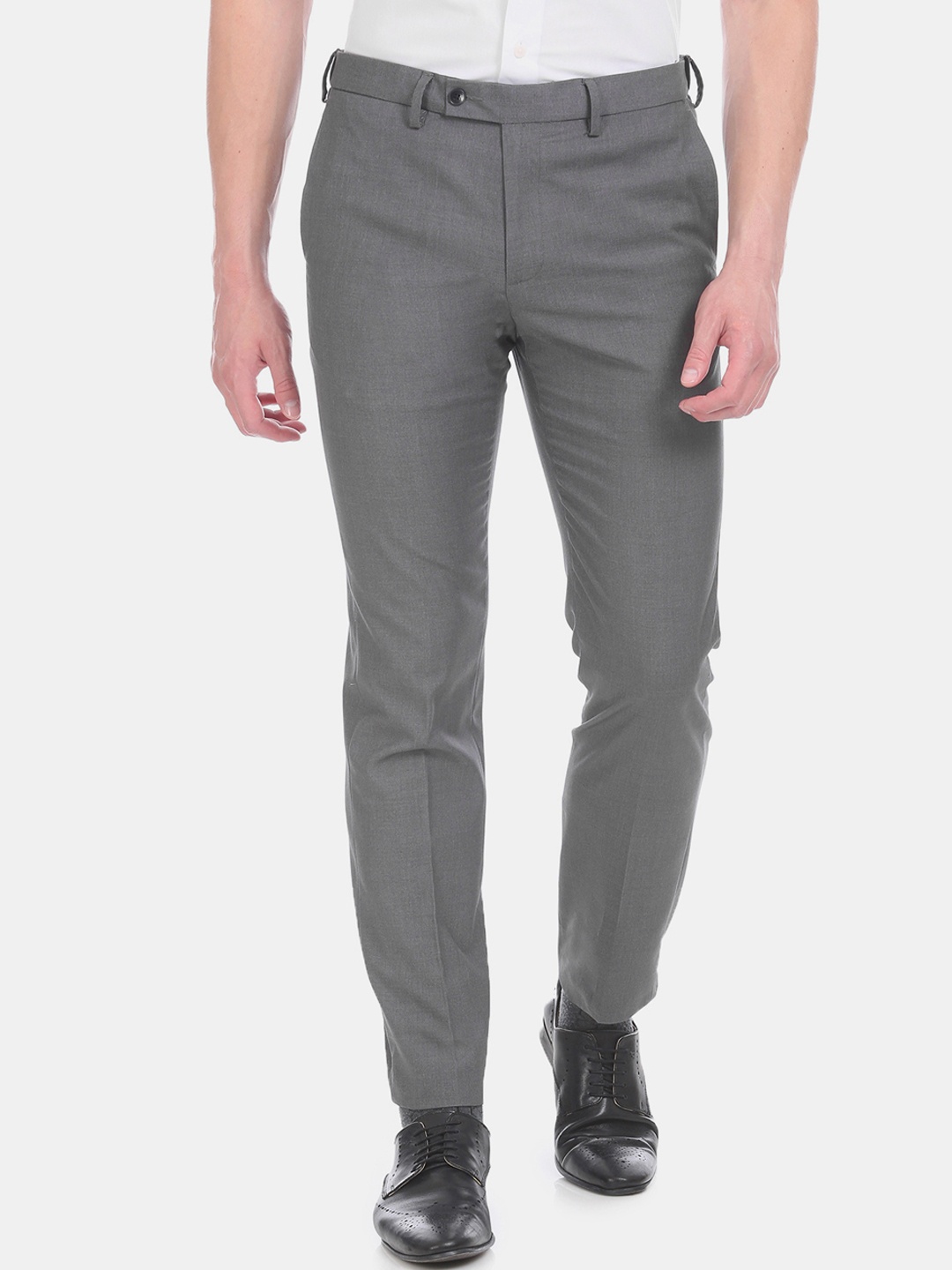 

Arrow Men Grey Tapered Fit Solid Formal Trousers