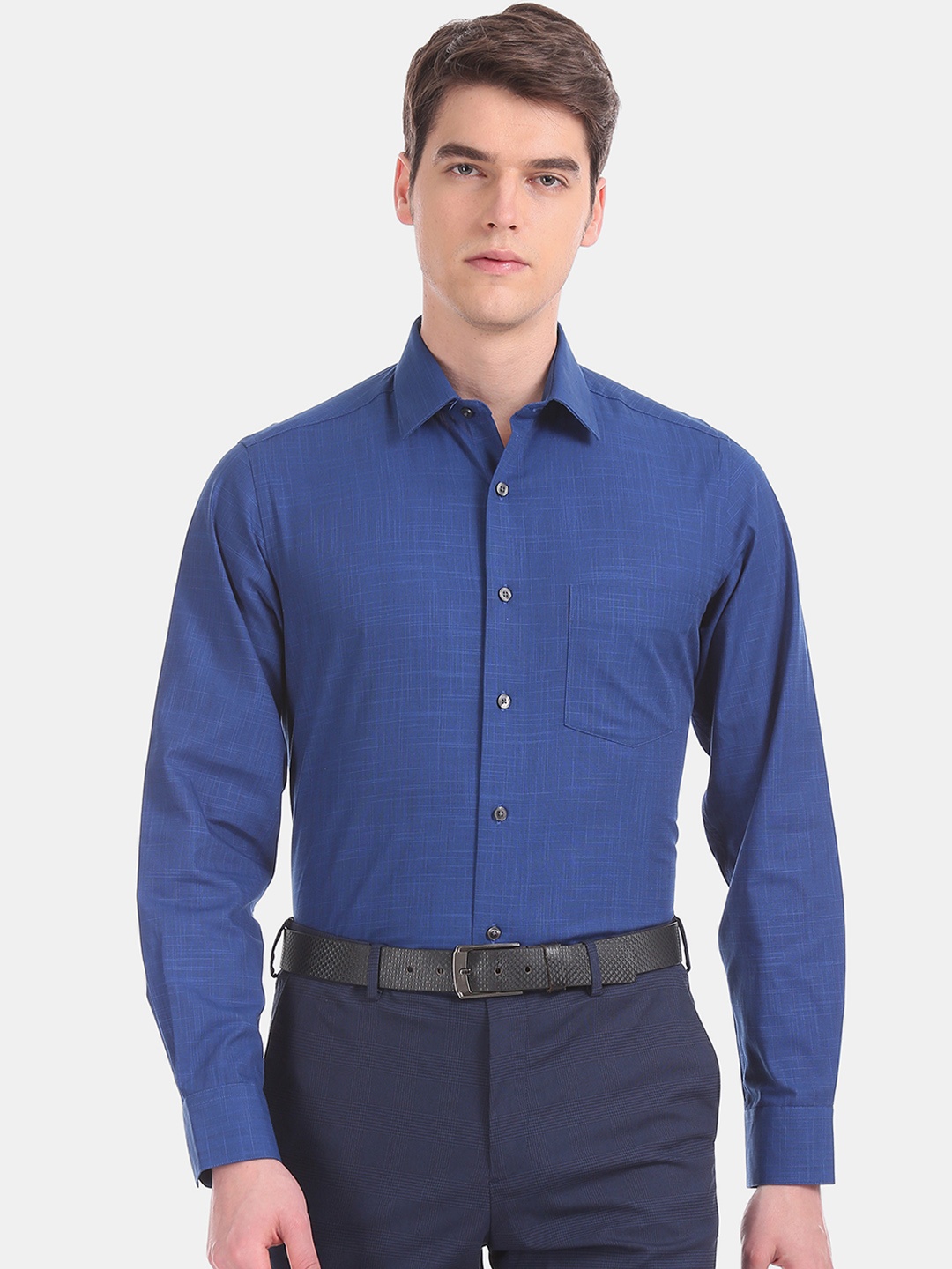 

Arrow Men Blue Regular Fit Solid Formal Shirt Shirt