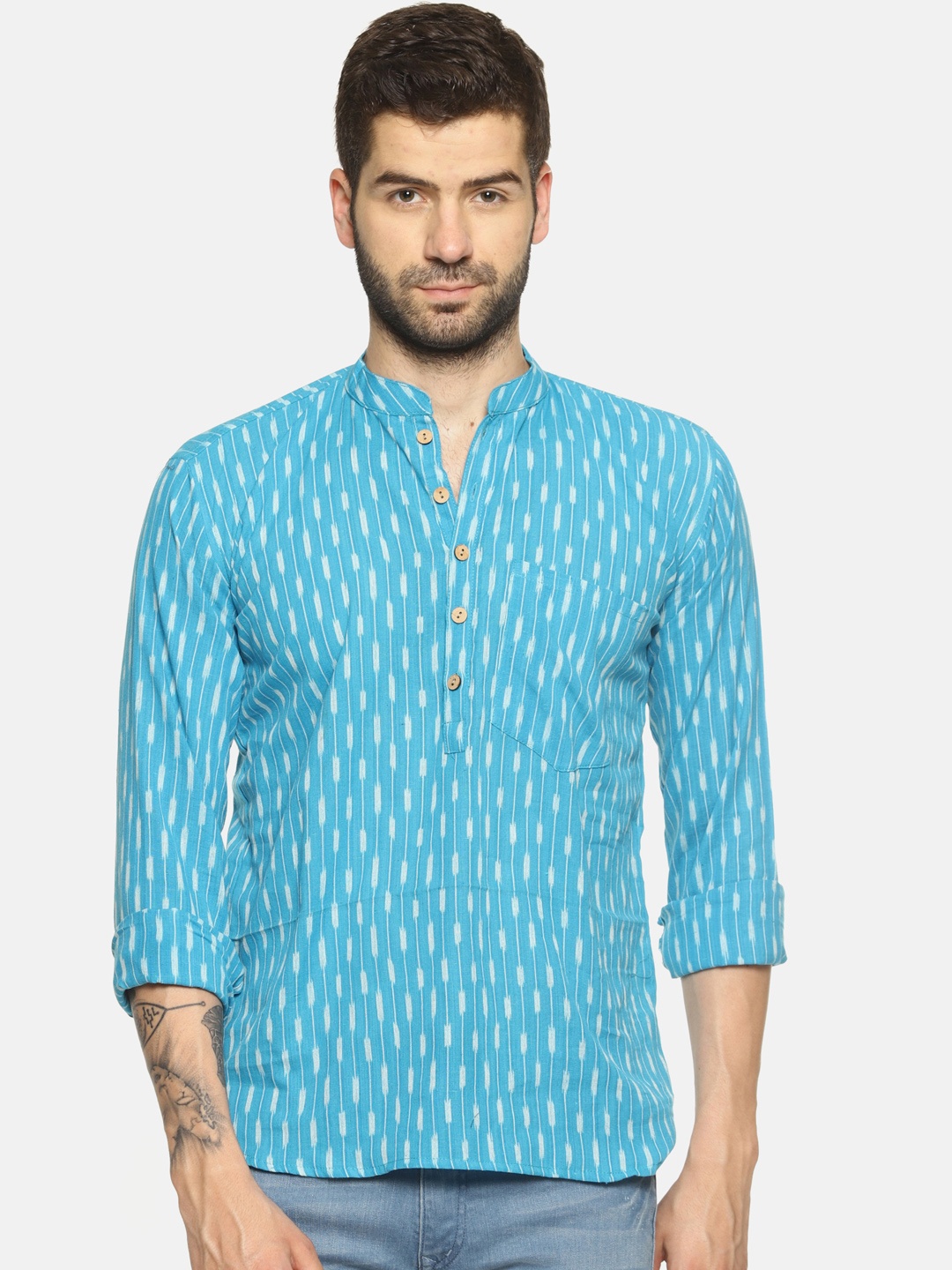 

PAROKSH Men Blue Ikat Woven Design Straight Kurta
