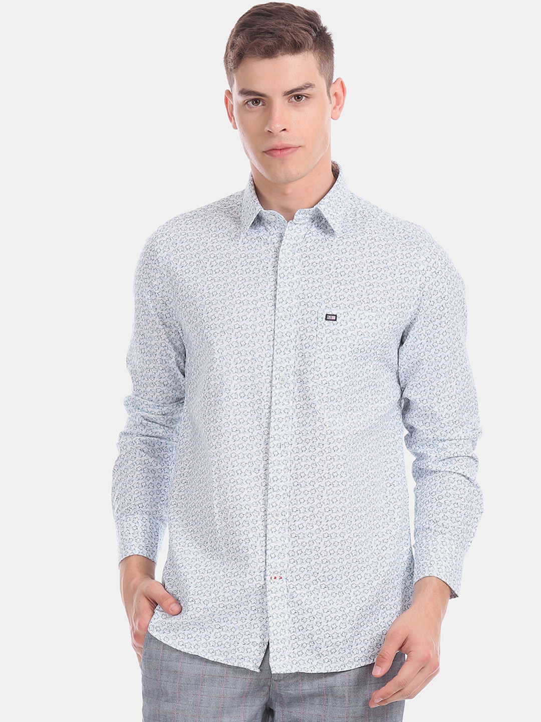 

Arrow Sport Men White & Blue Slim Fit Printed Casual Shirt