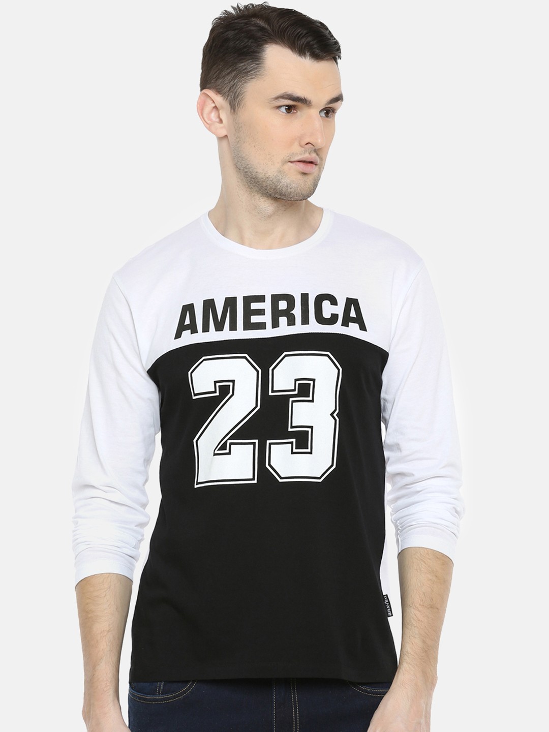 

Braveo Men White Black Printed Round Neck Pure Cotton T-shirt