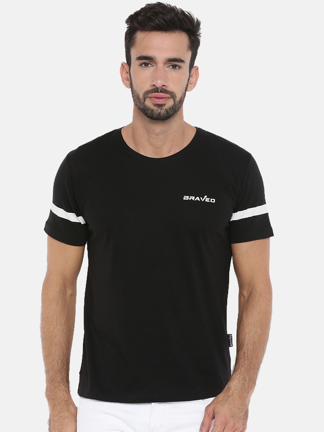 

Braveo Men Black Solid Round Neck Pure Cotton T-shirt