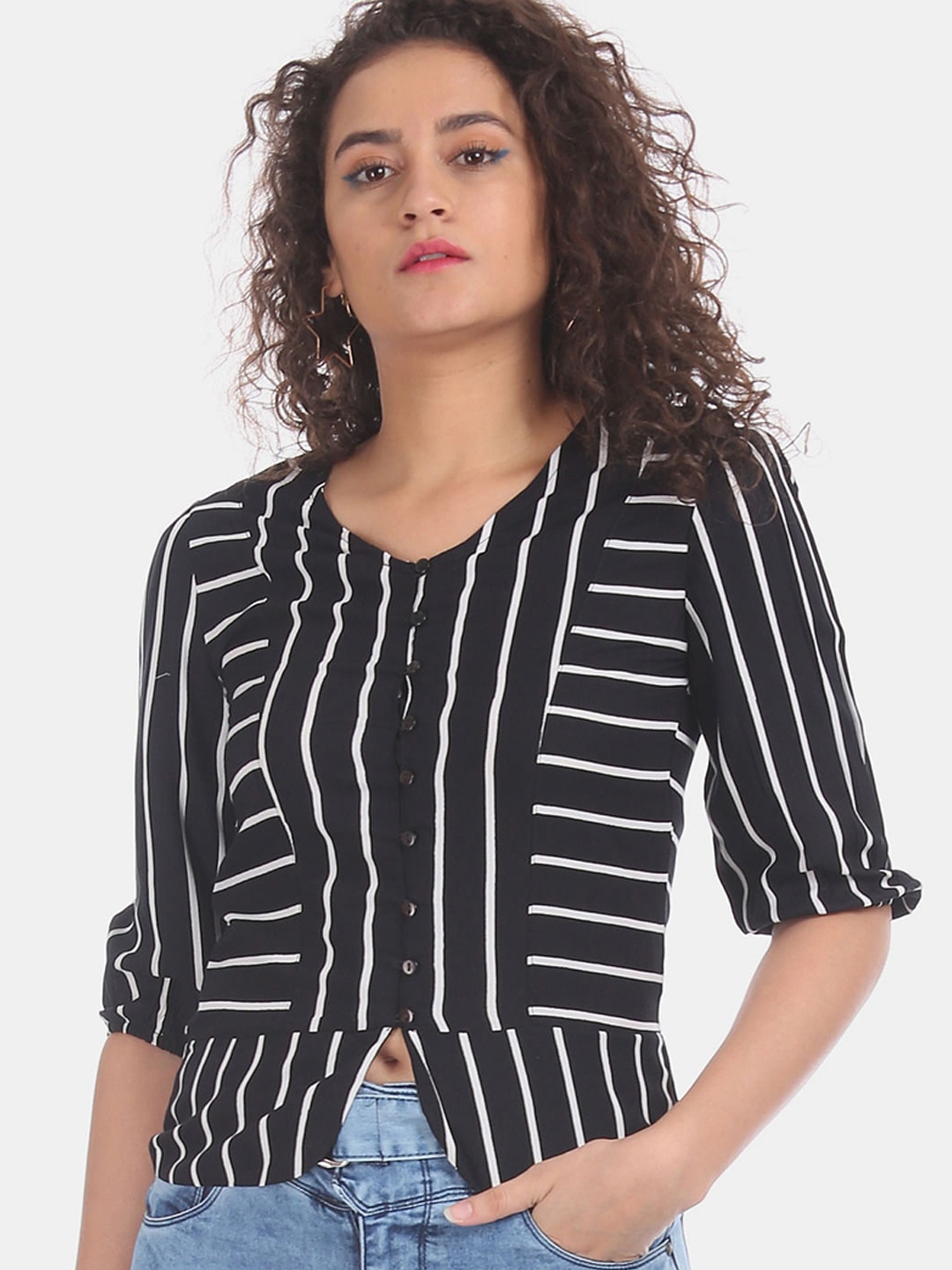 

Sugr Women Black Striped Top