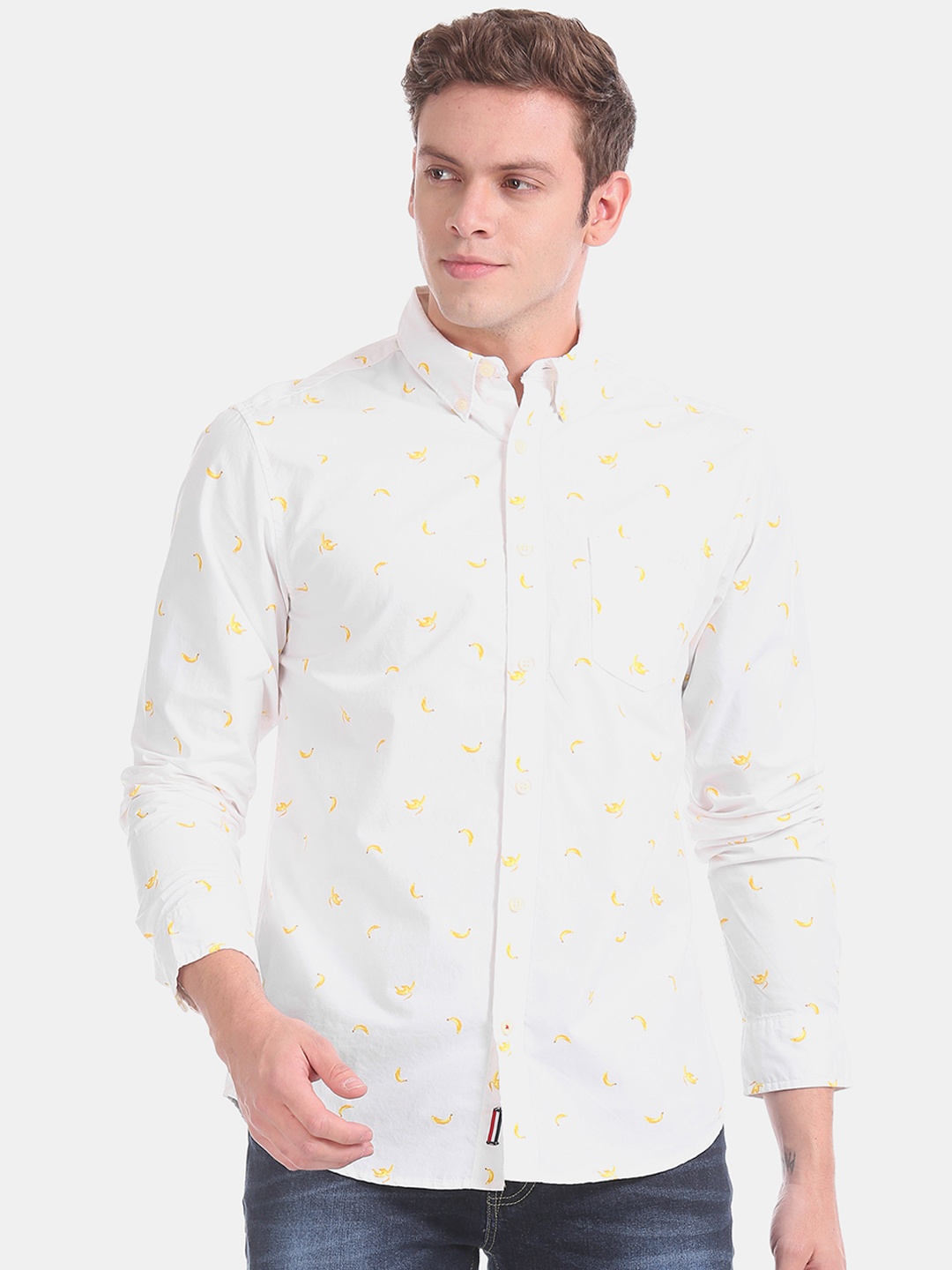 

Aeropostale Men White & Yellow Regular Fit Banana Print Casual Shirt