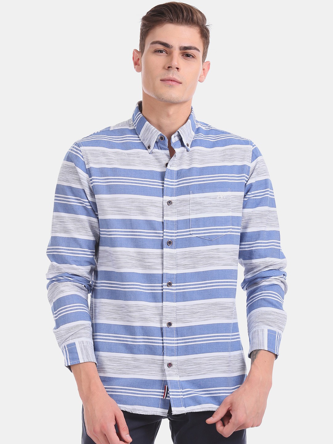 

Aeropostale Men Blue & White Regular Fit Striped Casual Shirt
