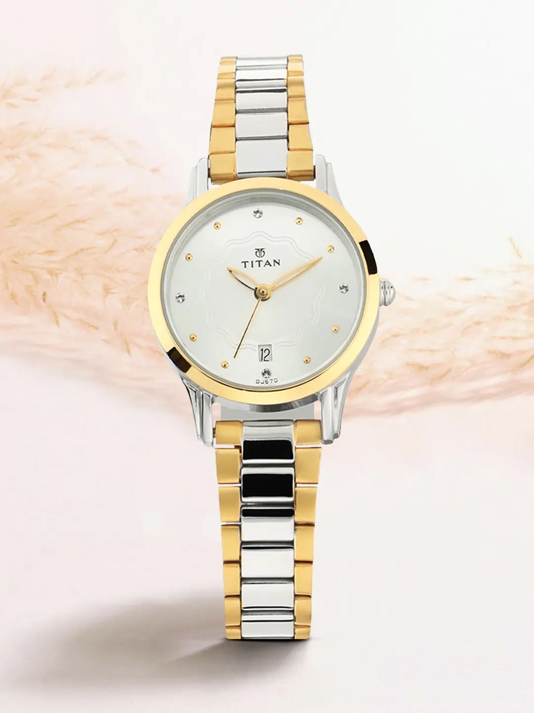 

Titan Women Silver-Toned Analogue Watch NM2628BM01