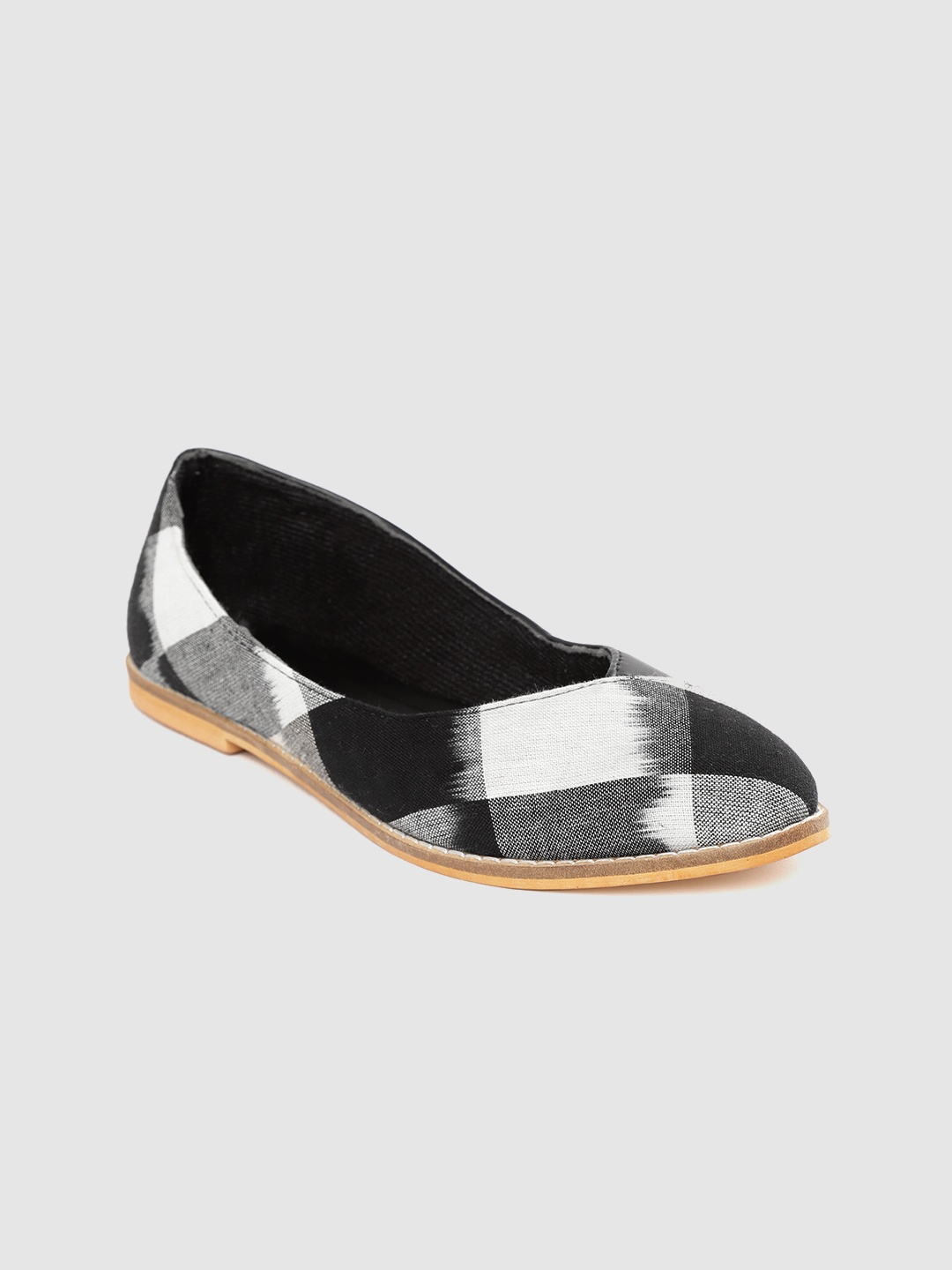 

Ekta Women Black & White Ikat Checked Handcrafted Ballerinas