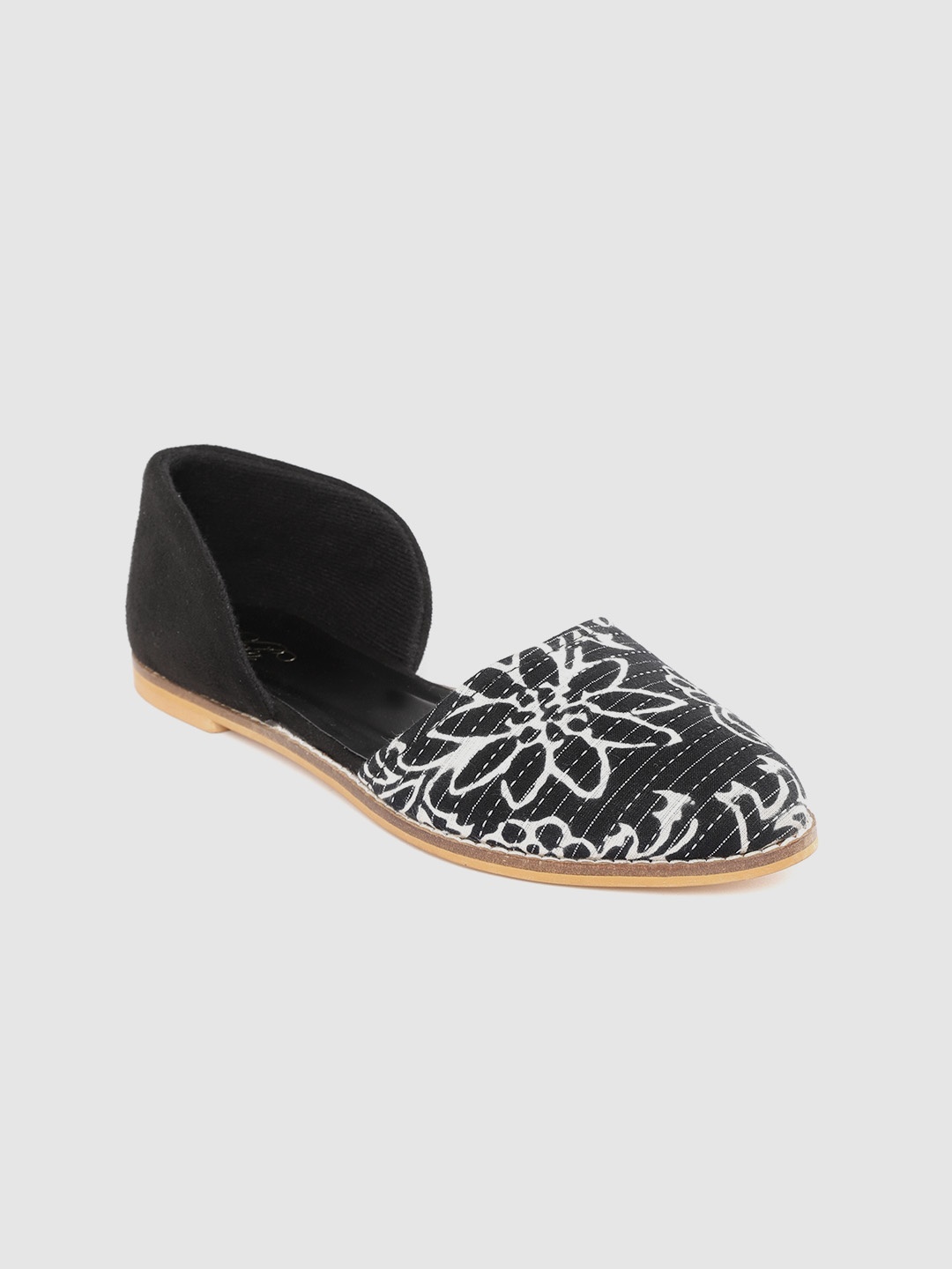 

Ekta Women Black & White Floral Bagru Print Handcrafted Flats