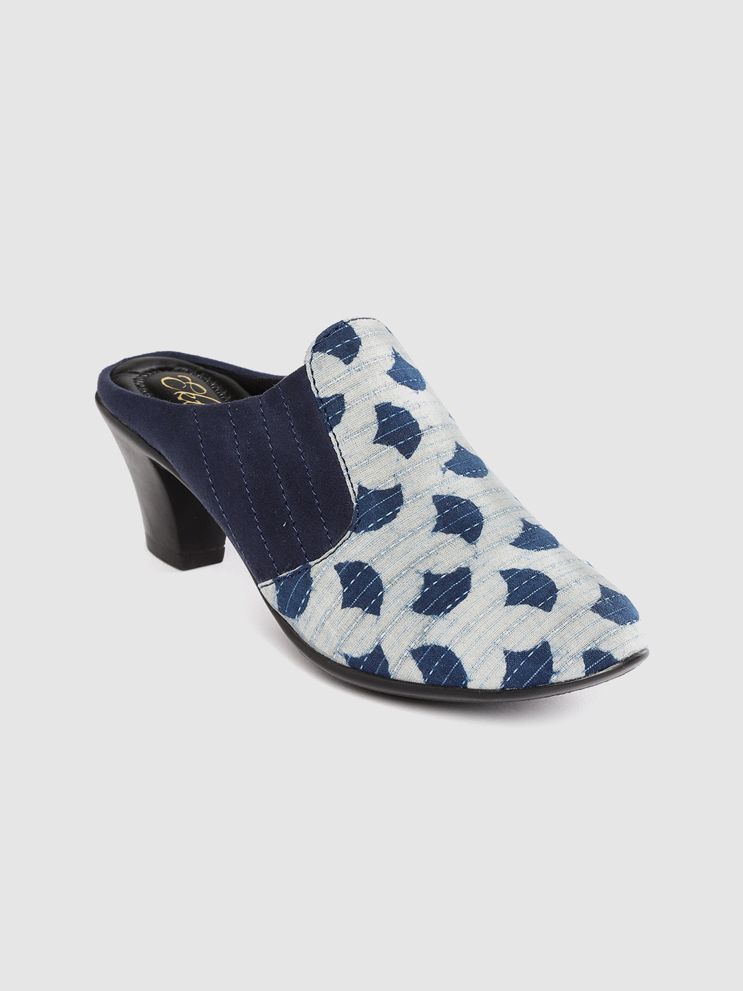 

Ekta Women Navy Blue & White Bagru Print Hancrafted Mules