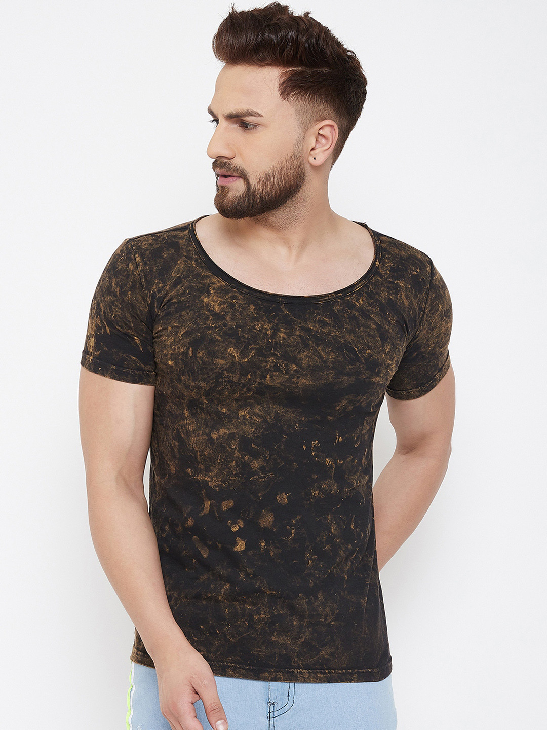

FUGAZEE Men Black Bleach Wash Scoop Neck T-shirt