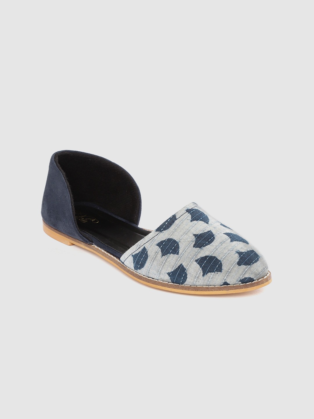

Ekta Women Blue & White Bagru Printed Handcrafted Ballerinas
