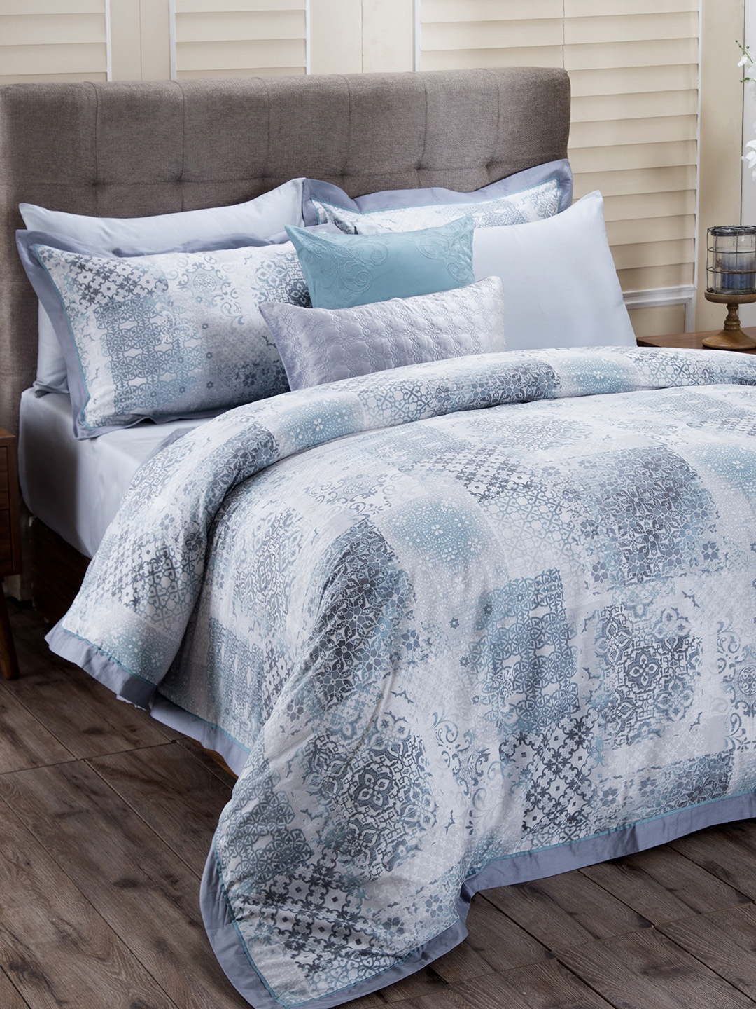 

MASPAR Blue & Grey Printed Fretwork Tessera Blue 400 TC King 8 Piece Duvet Set