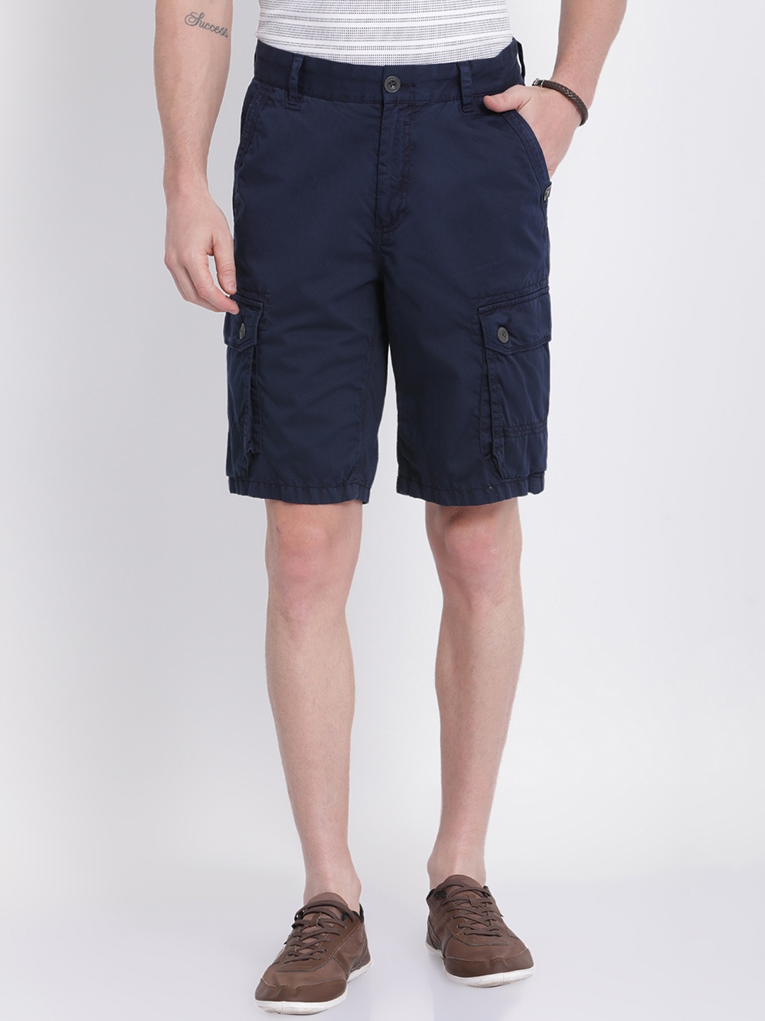 

t-base Men Navy Blue Solid Regular Fit Cargo Shorts