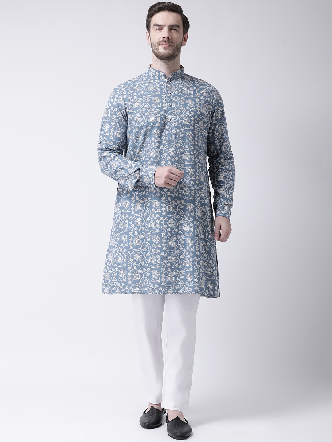 

Chitwan Mohan Men Blue & White Printed Kurta with Trousers