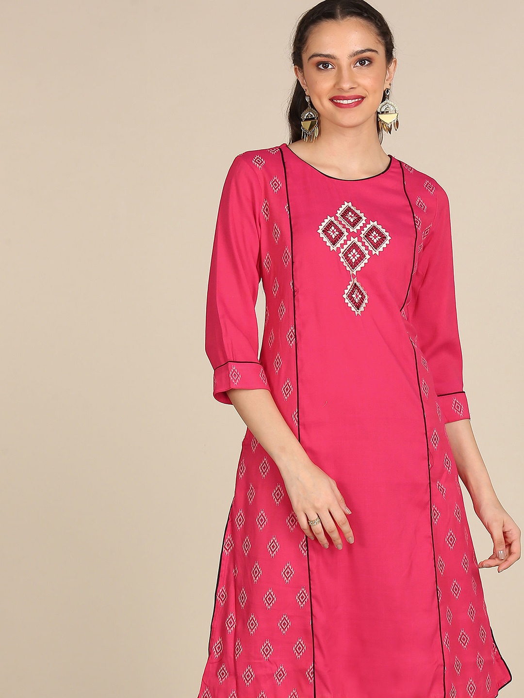 

Karigari Women Pink & Off-White Printed Straight Kurta