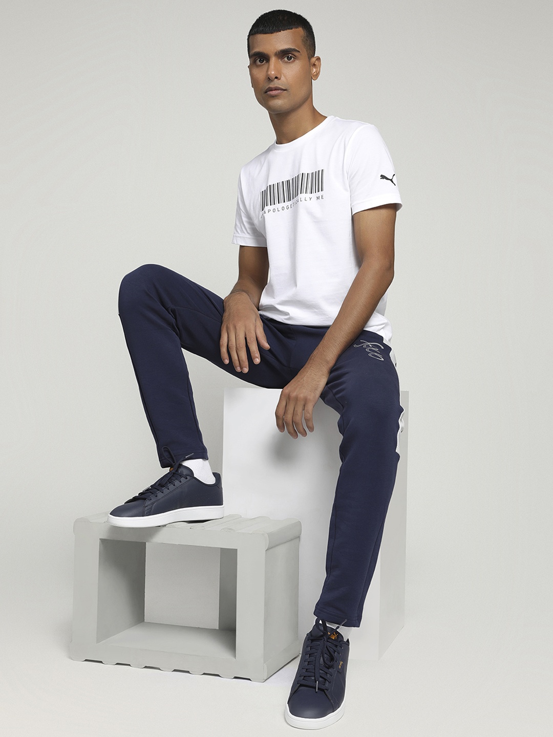 

one8 x PUMA Unisex Smash V2 SL one8 Sneakers, Navy blue