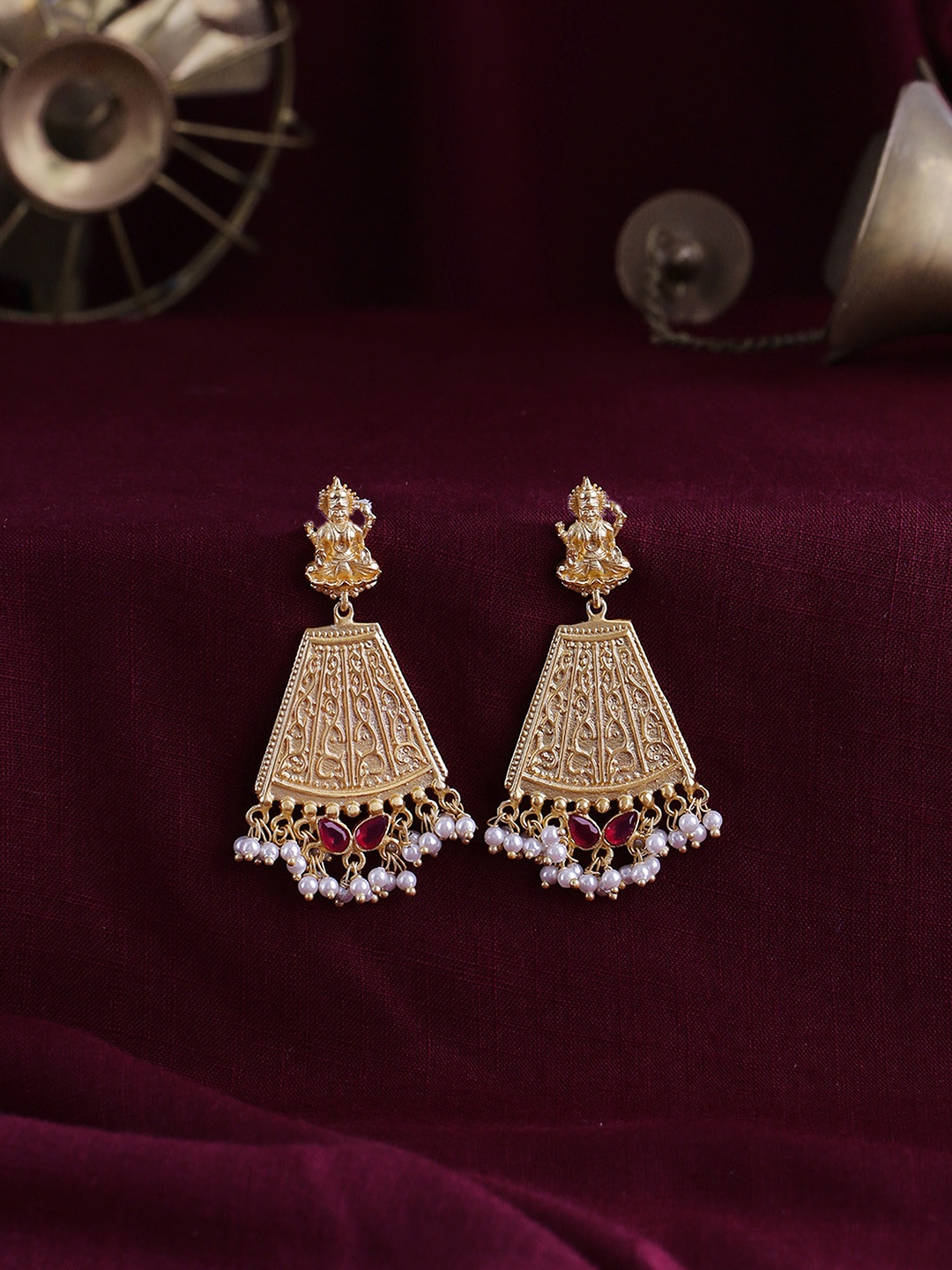 

Shoshaa Gold-Plated & Red Classic Drop Earrings