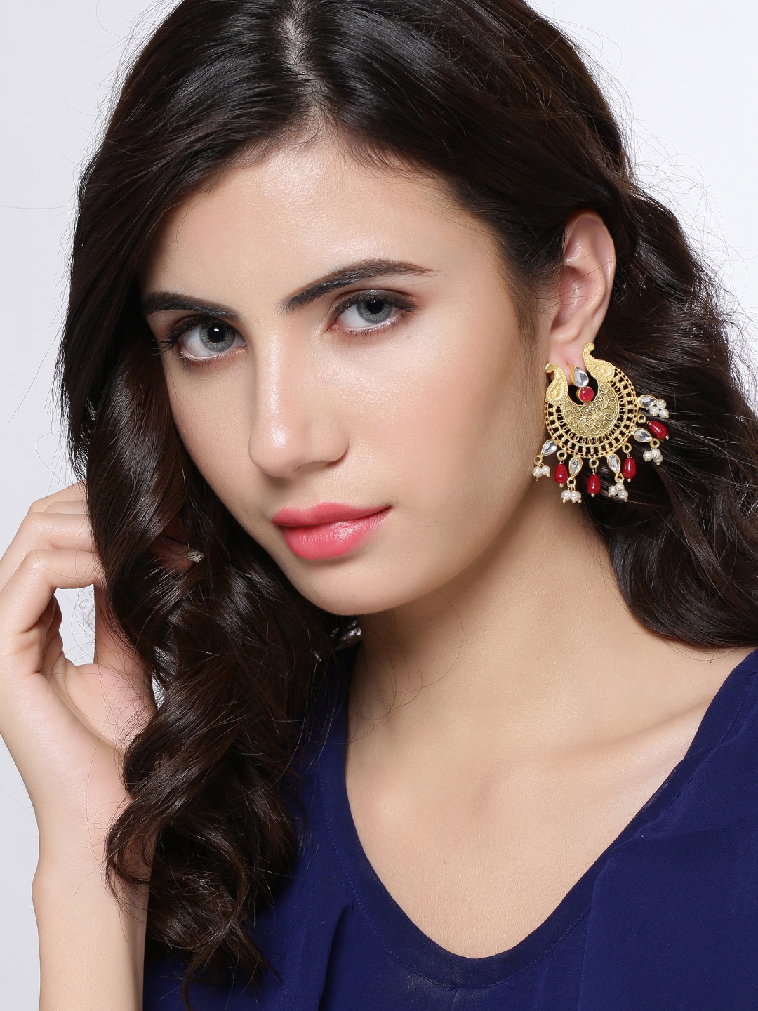 

Shoshaa Gold-Plated & Red Classic Chandbalis