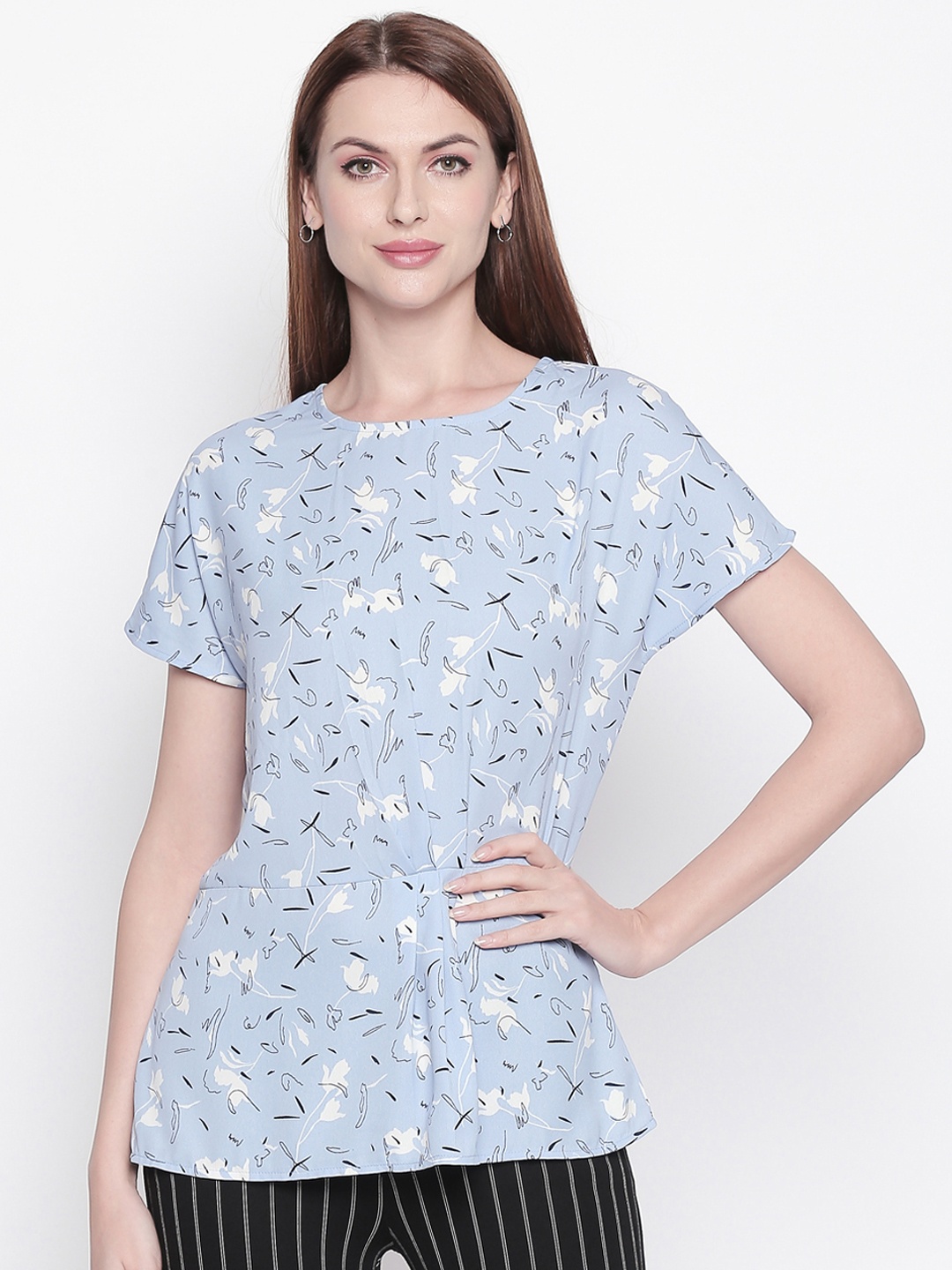 

Annabelle by Pantaloons Women Blue & White Floral Printed Top