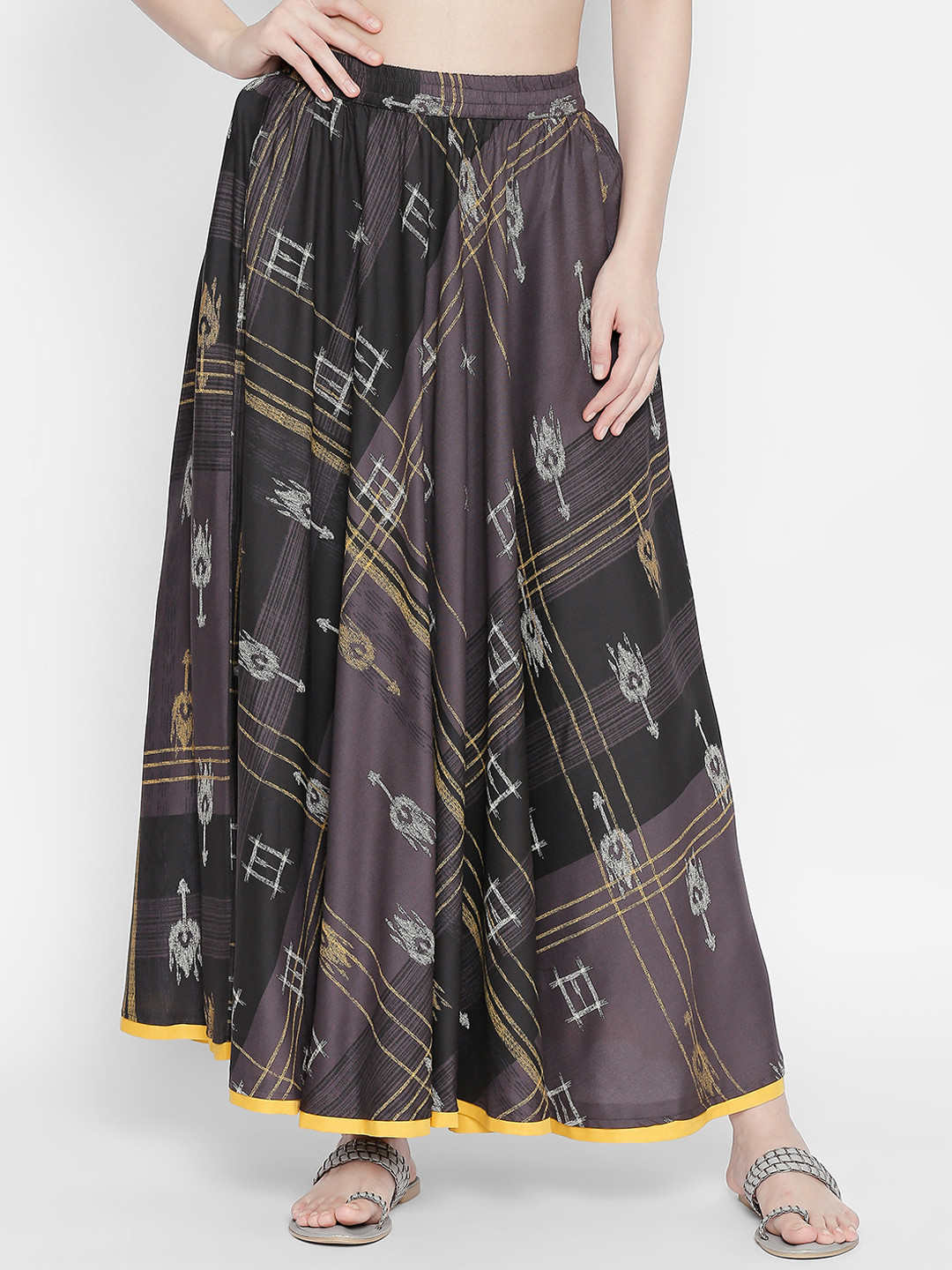 

AKKRITI BY PANTALOONS Women Charcoal Grey & Black Printed Flared Maxi Skirt