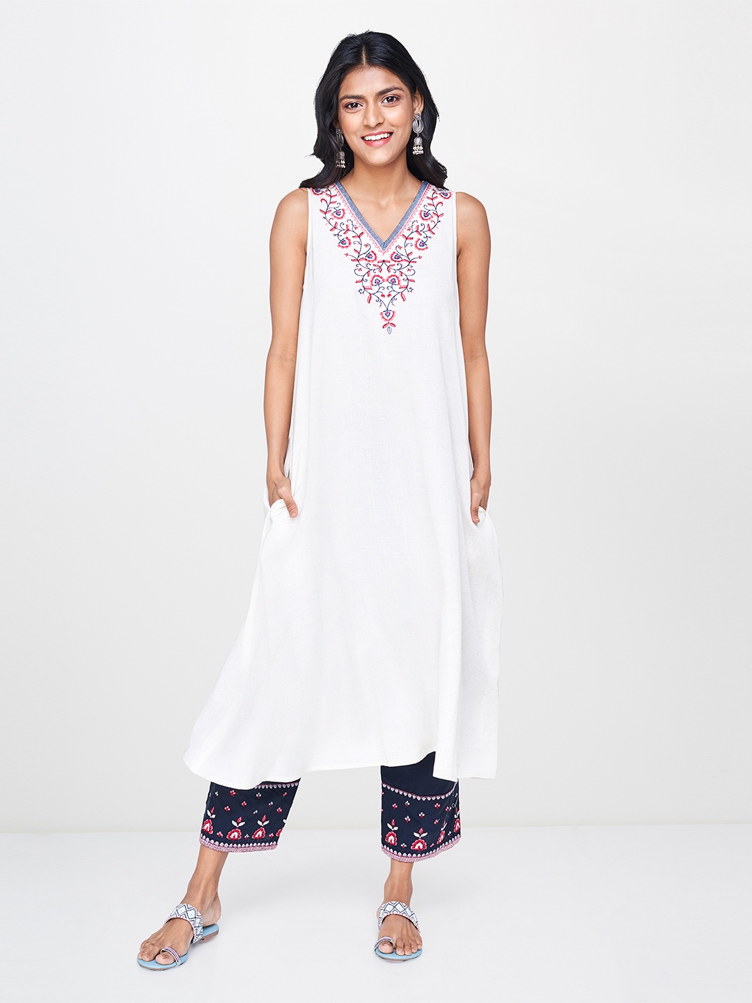 

Global Desi Women White Solid A-Line Kurta
