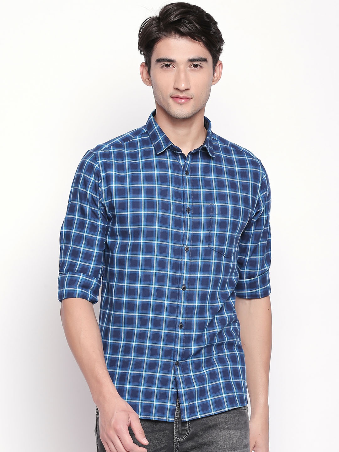 

BYFORD by Pantaloons Men Blue & White Slim Fit Checked Casual Shirt