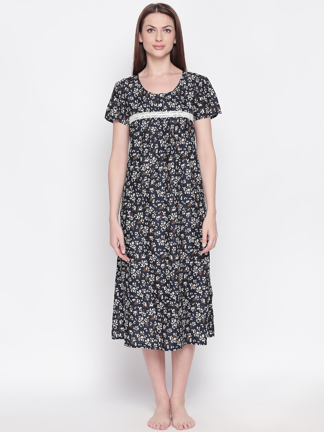 

Dreamz by Pantaloons Navy Blue & Black Printed Nightdress