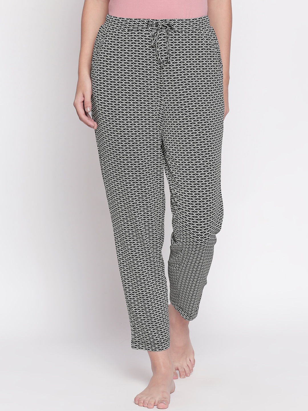 

Dreamz by Pantaloons Women Black Printed Lounge Pants