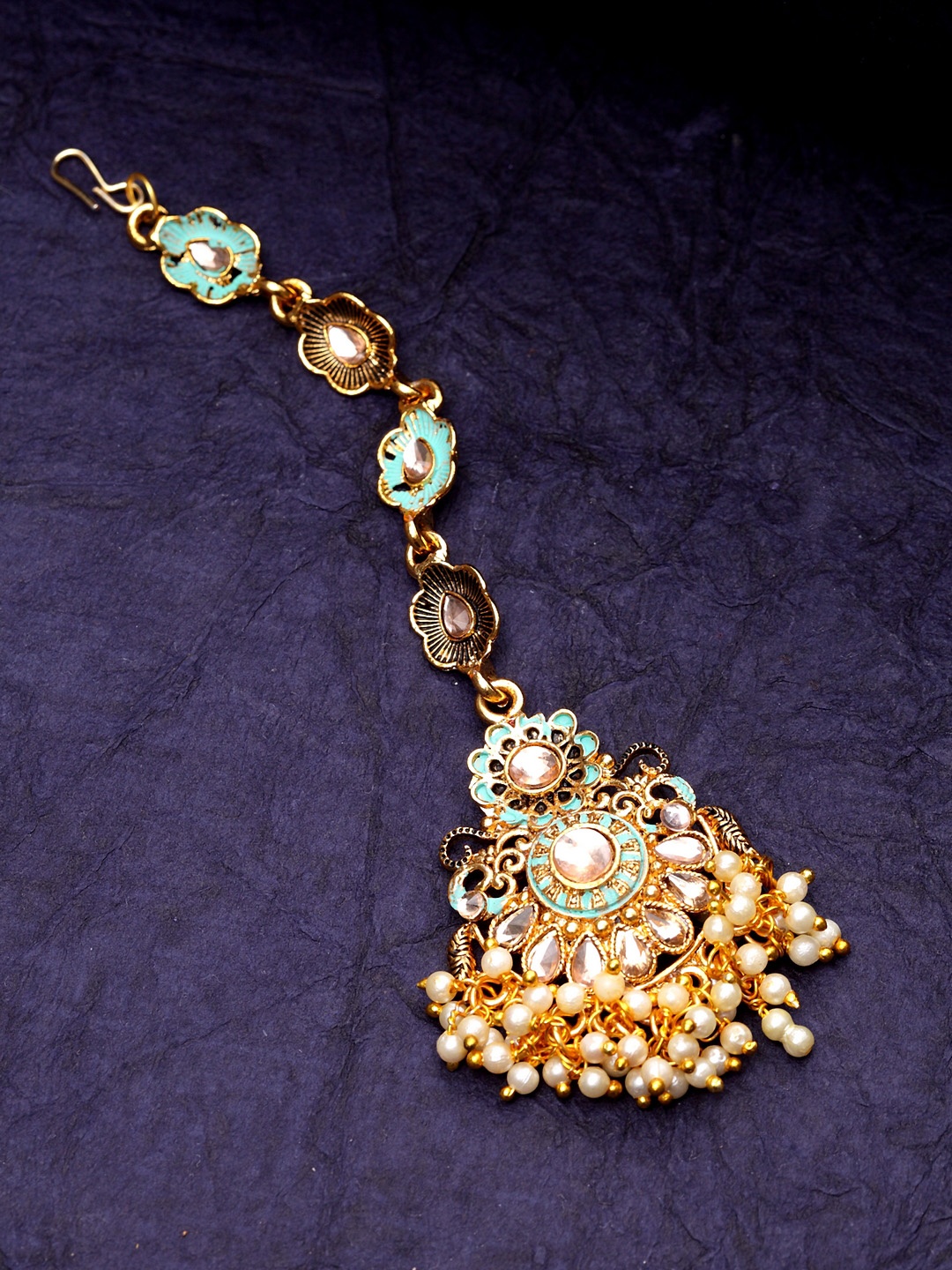 

ANIKAS CREATION Gold-Plated Sea Green & White Kundan-Studded Pearl Embellished Enamelled Hand-Painted Maang Tikka