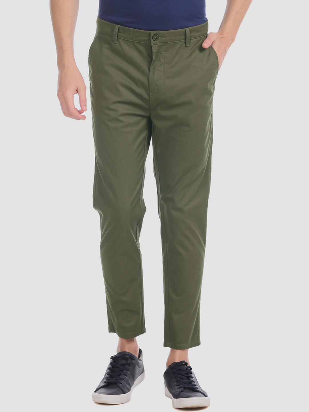 

Aeropostale Men Green Solid Regular Trousers