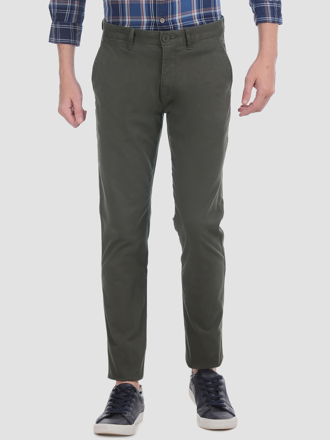 

Aeropostale Men Olive Green Slim Fit Solid Regular Trousers
