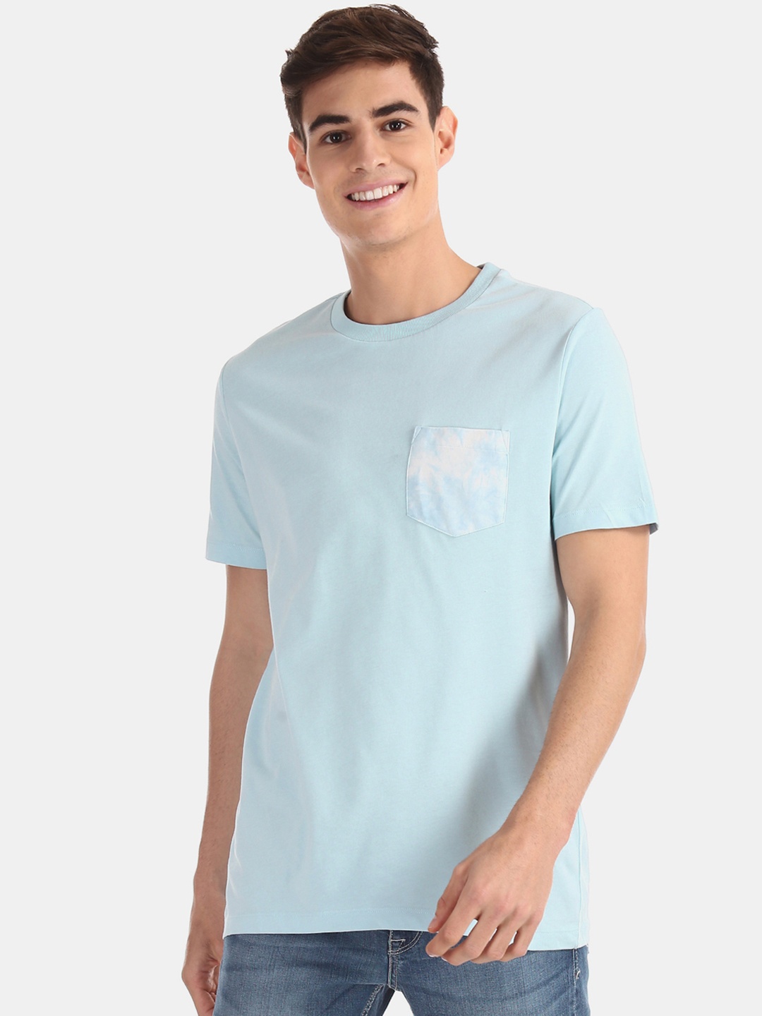 

Aeropostale Men Blue Solid Round Neck Pure Cotton T-shirt
