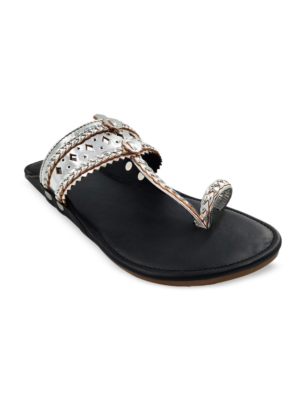 

THE MADRAS TRUNK Women Ethnic One toe Kolhapuri Sandals, Silver