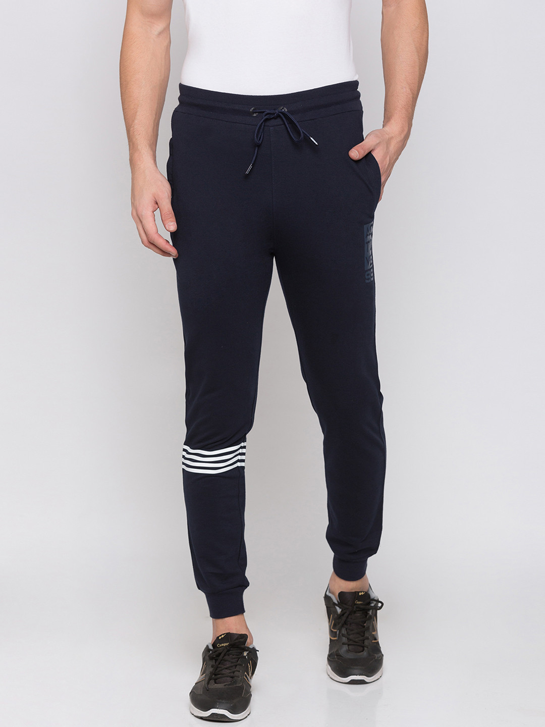 

Globus Men Navy Blue Regular Fit Striped Joggers