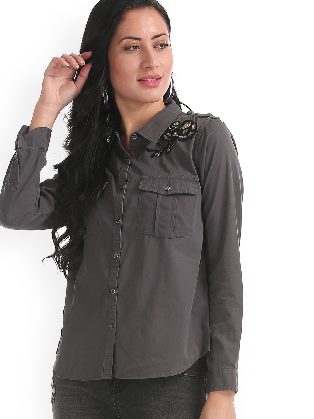 

Sugr Women Grey Regular Fit Solid Casual Shirt