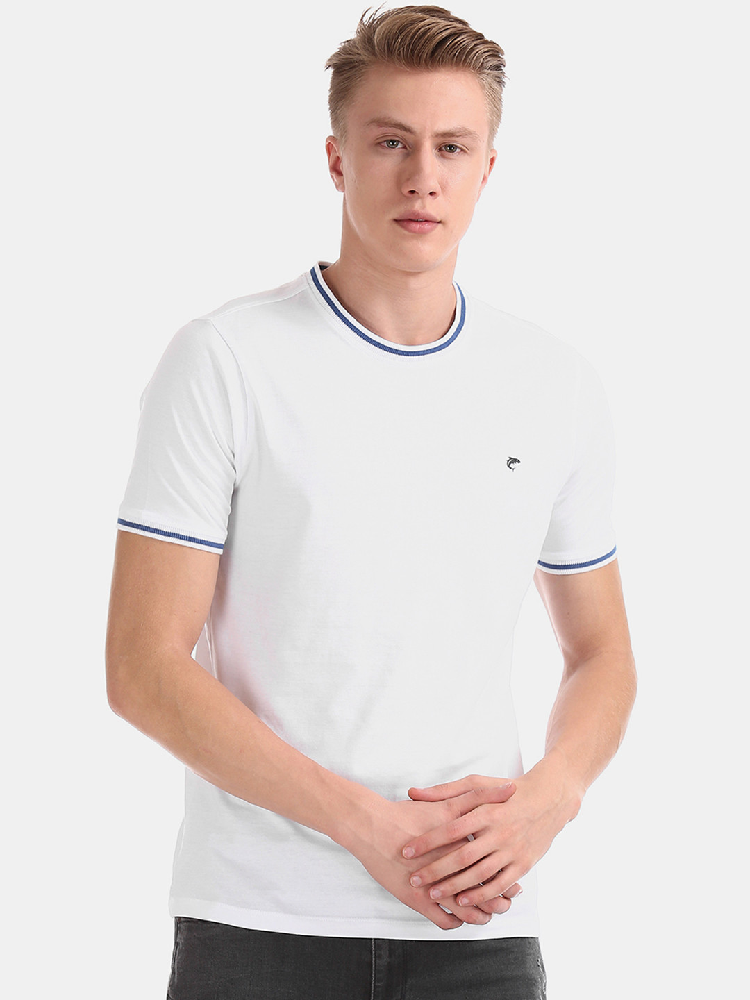 

Ruggers Men White Solid Round Neck T-shirt