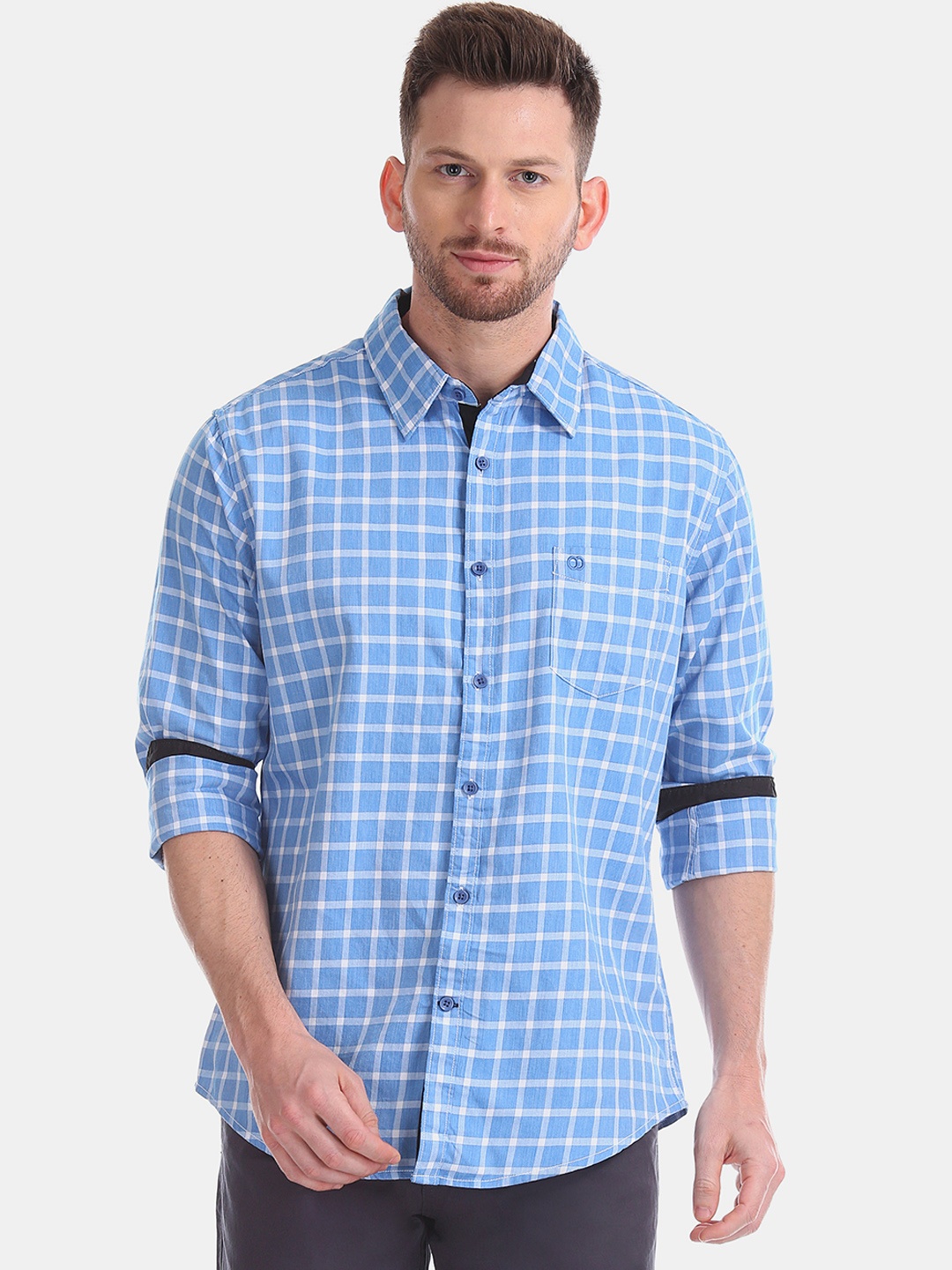 

Ruggers Men Blue & White Regular Fit Checked Casual Shirt