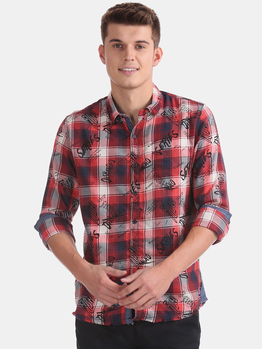 

Colt Men Red & Navy Blue Regular Fit Checked Casual Shirt