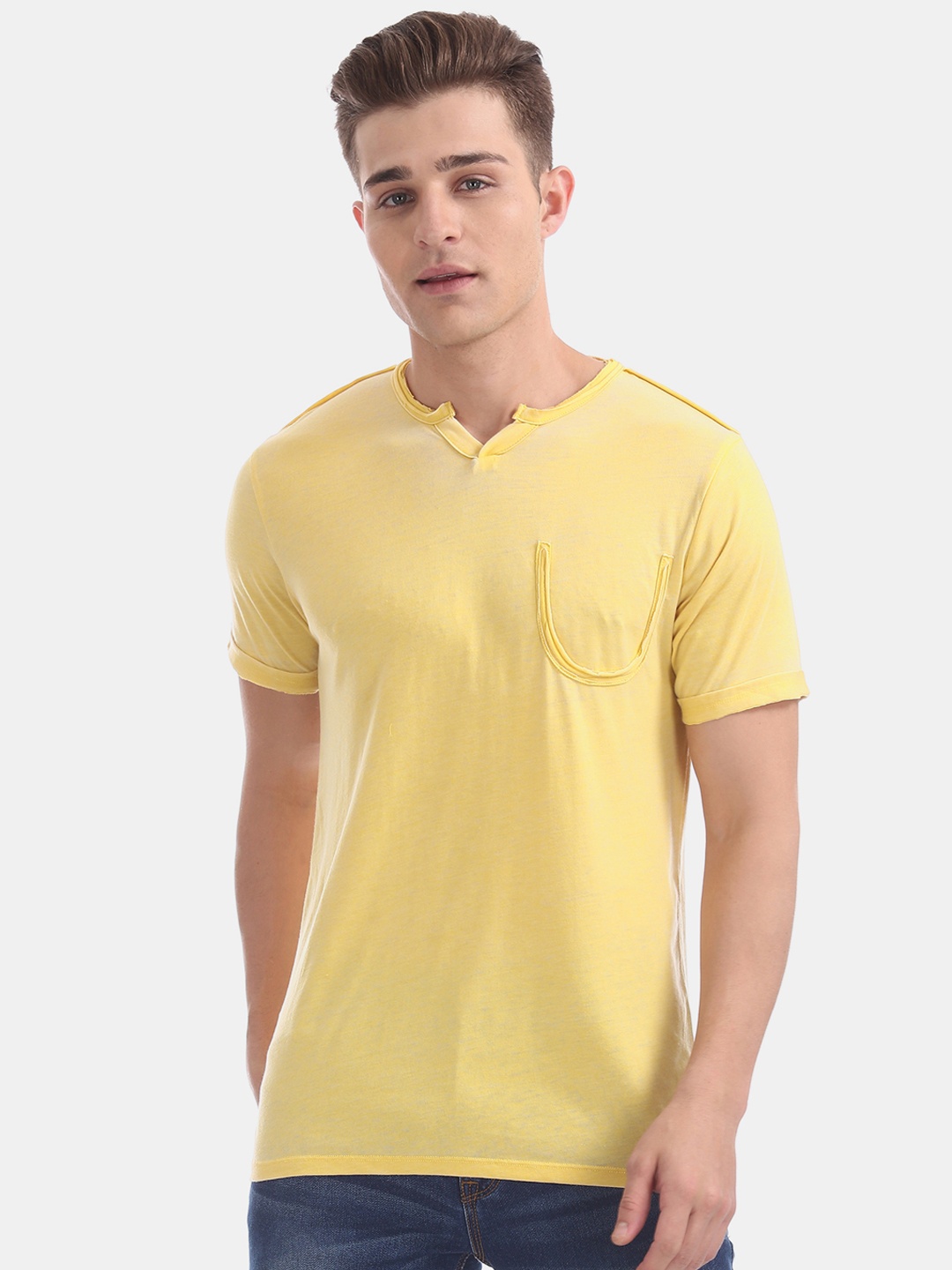 

Cherokee Men Yellow Solid Henley Neck T-shirt