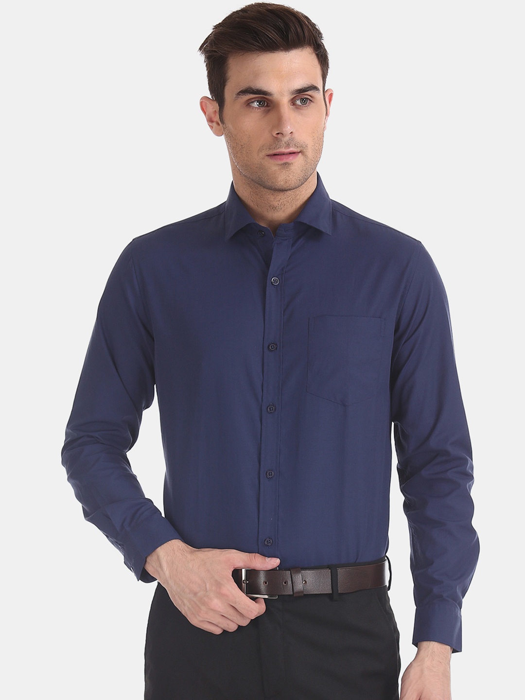 

Excalibur Men Blue Regular Fit Solid Formal Shirt